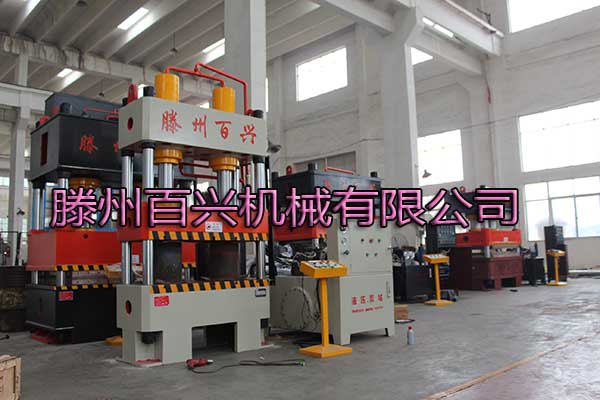 160噸液壓機側(cè)面圖